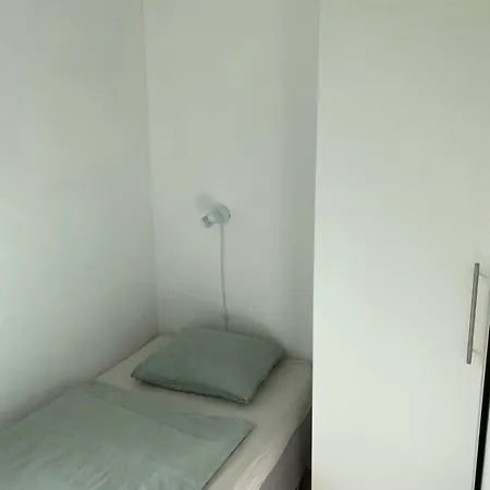 Med Sjoutsikt Holiday home