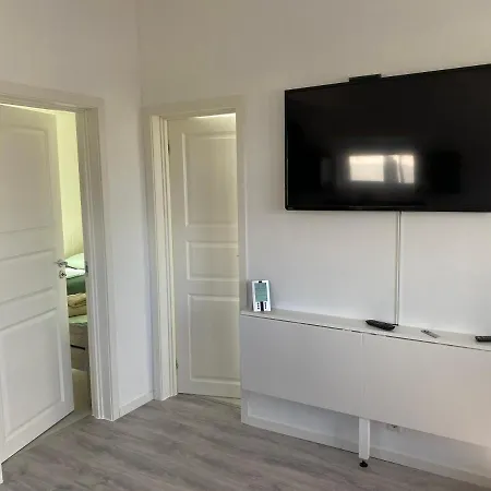 Holiday home Med Sjoutsikt